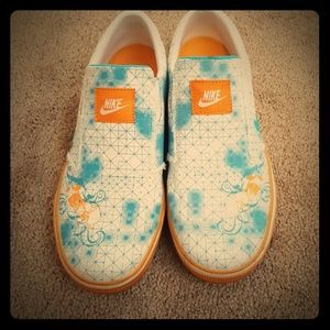 wmns nike Capri slip